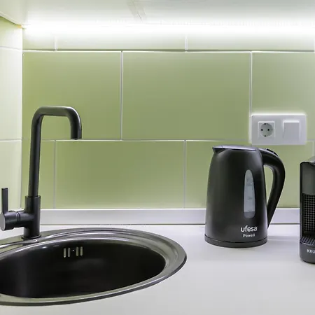 Ocean View 2 Bedrooms Flat - Air Conditioning & Free Parking & Wi-fi