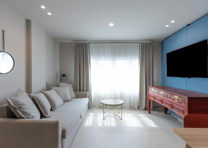 Ocean View 2 Bedrooms Flat - Air Conditioning & Free Parking & Wi-fi Appartamento *