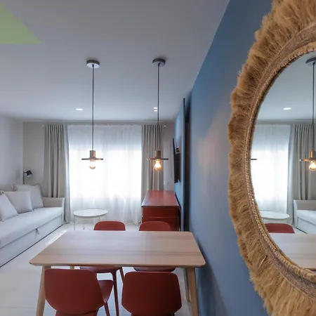 Ocean View 2 Bedrooms Flat Free Parking & Wi-fi Apartment *