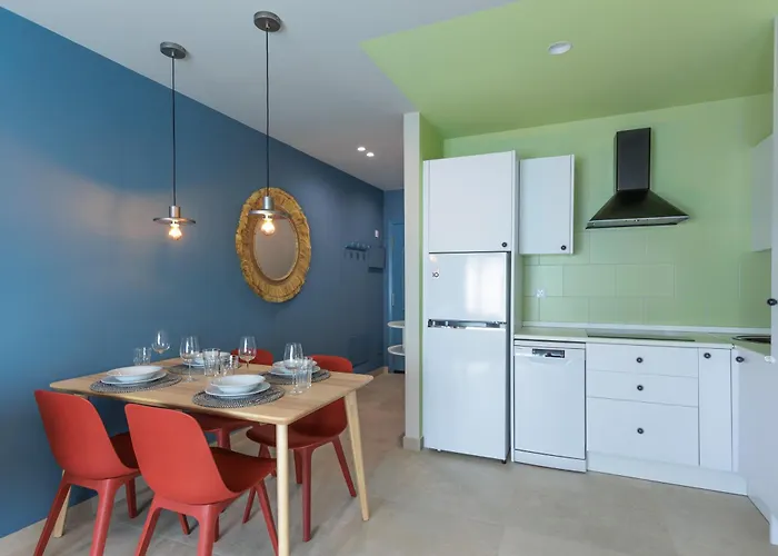 Ocean View 2 Bedrooms Flat - Air Conditioning & Free Parking & Wi-fi 公寓